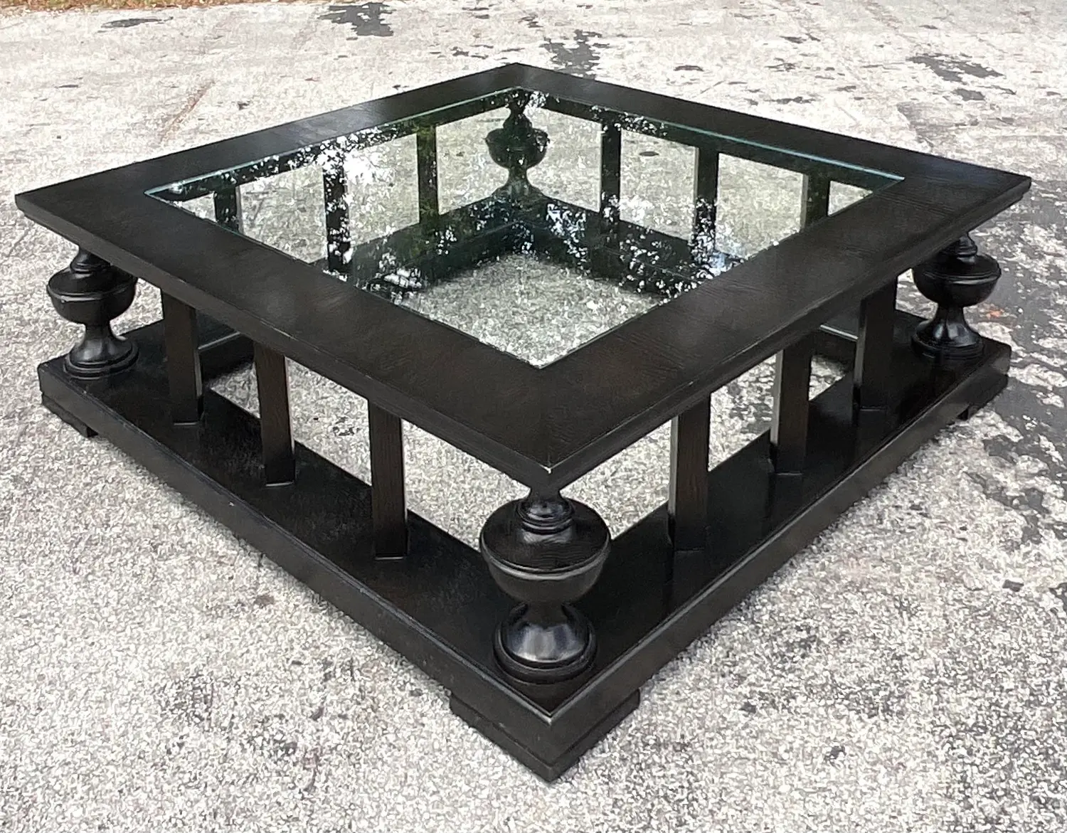 Late 20th Century Vintage Regency Pediment Coffee Table After John Roselli - Detail view