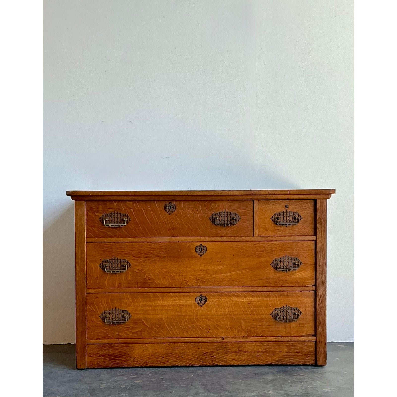 Vintage 1860s Oak Chest of Drawers With Hidden Drawer - Top view
