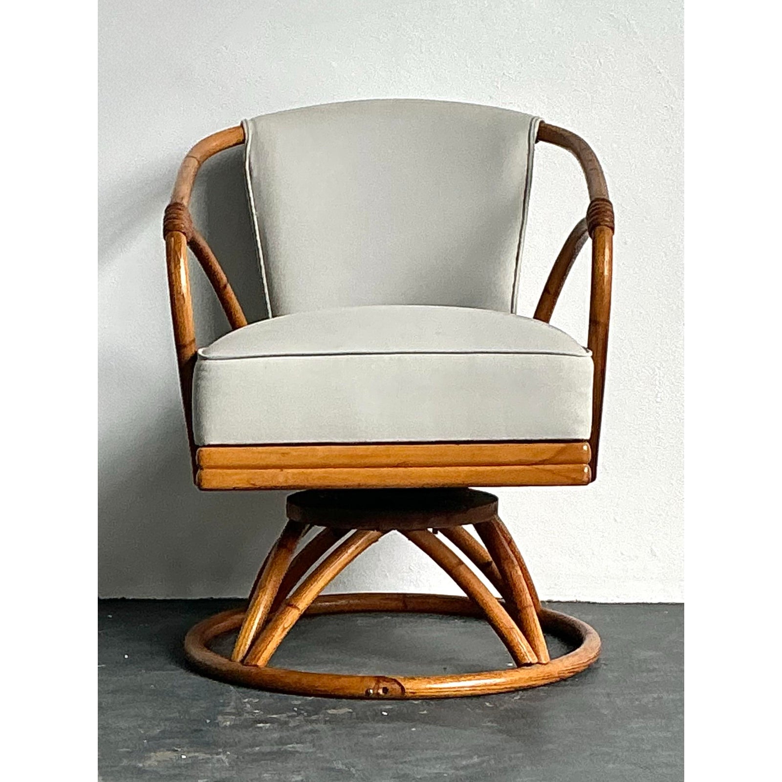 Vintage 1950s Heywood Wakefield Bent Rattan Swivel Chair - Detail view