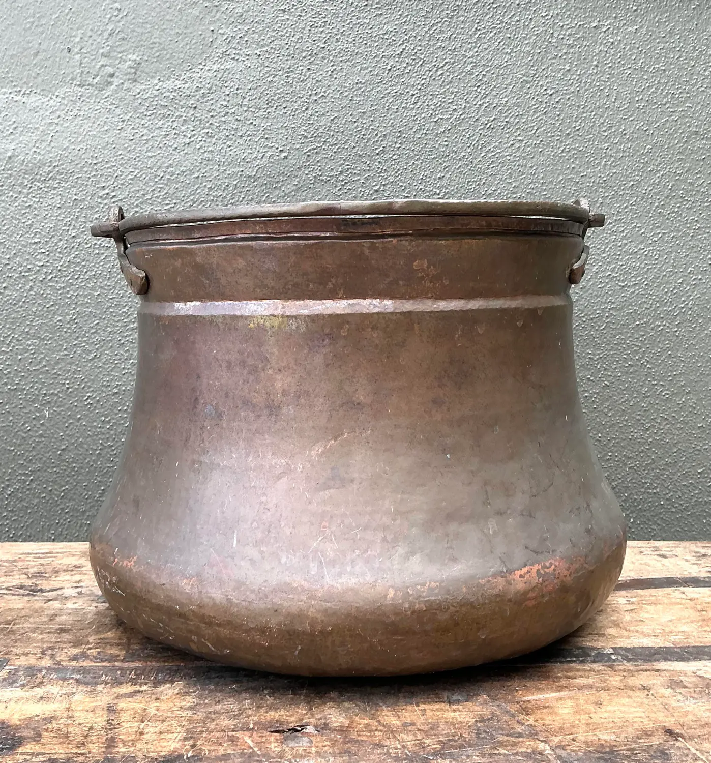Vintage 19th Century Copper Cauldron - Top view