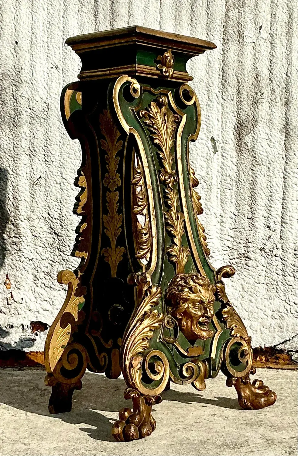 Vintage 19th Century Regency Gilt Painted Pedestal - Top view