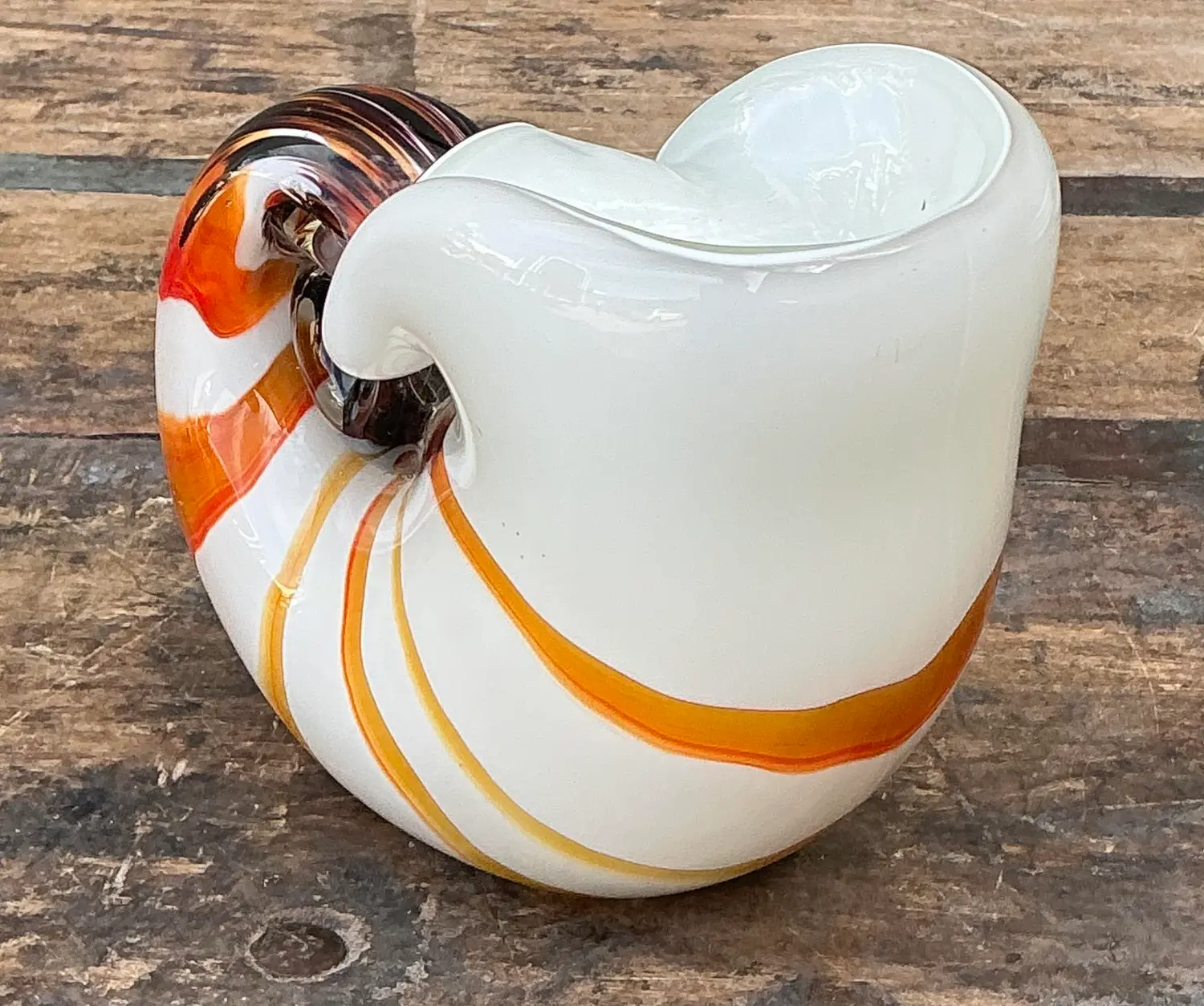 Vintage a Italian Murano Glass Nautilus Shell - Detail view