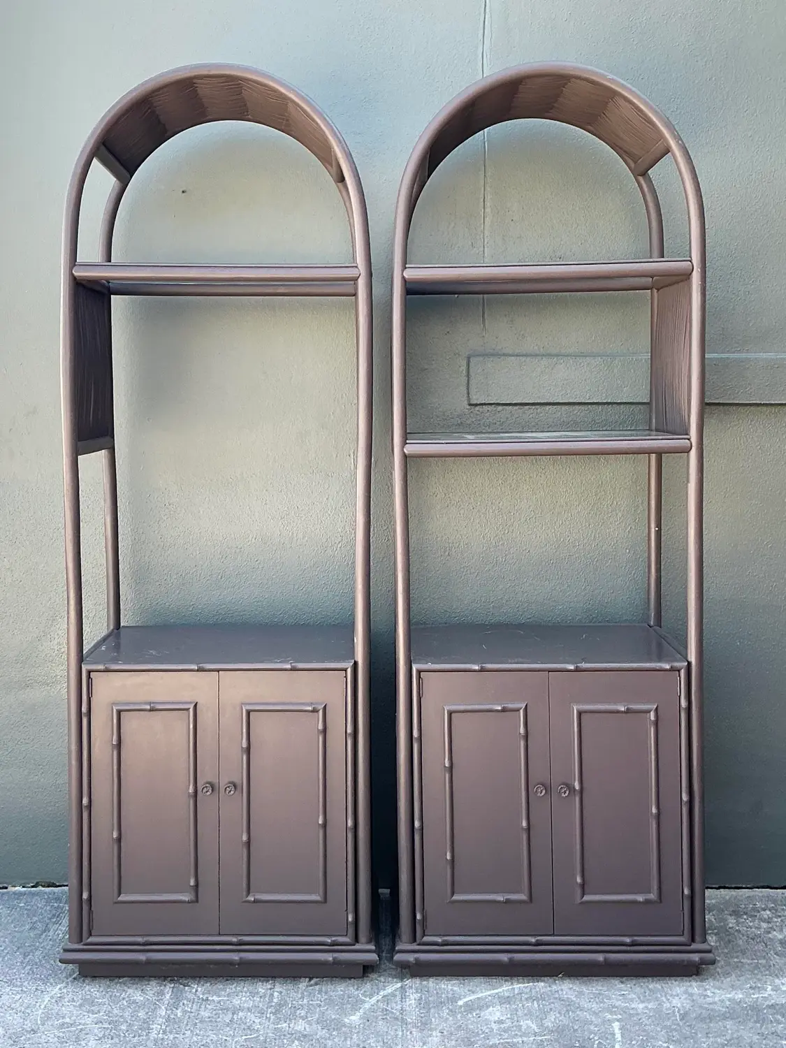 Vintage Arched Rattan Etagere - A Pair - Detail view
