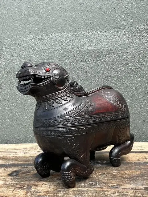 Vintage Asian Carved Wood Lion Box - Back view