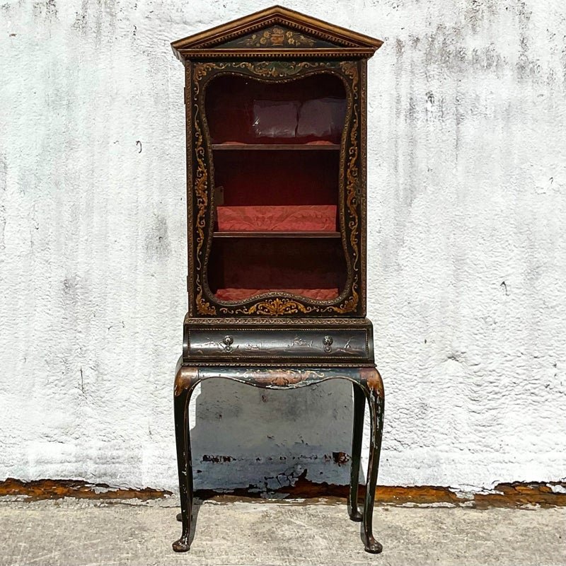Vintage Asian Chinoiserie Display Cabinet - Detail view