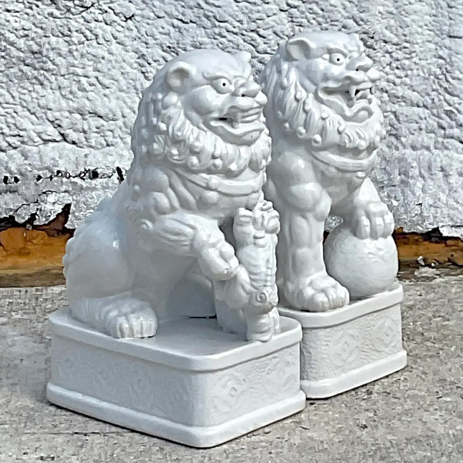 Vintage Asian Glazed Ceramic Foo Dogs - a Pair - Detail view