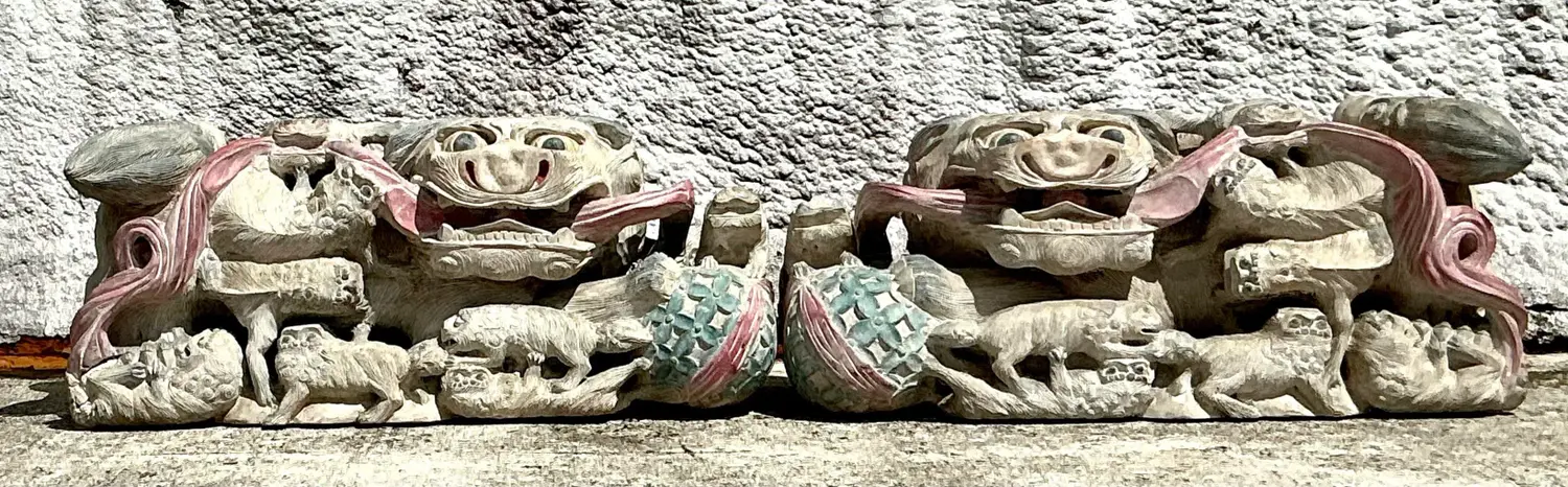 Vintage Asian Hand Carved Foo Dogs - a Pair - Detail view