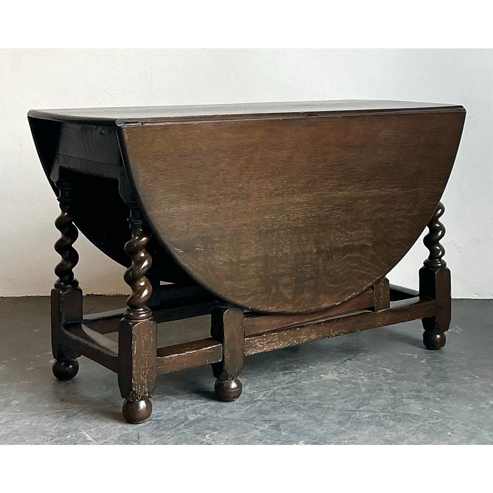 Vintage Barley Twist Gate Leg Table - Detail view
