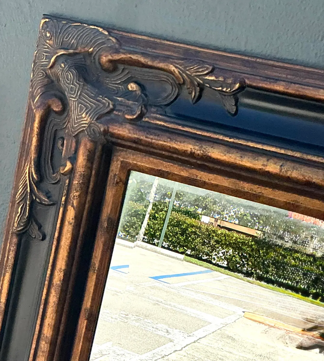 Vintage Basset Gilt Tipped Mirror - Detail view