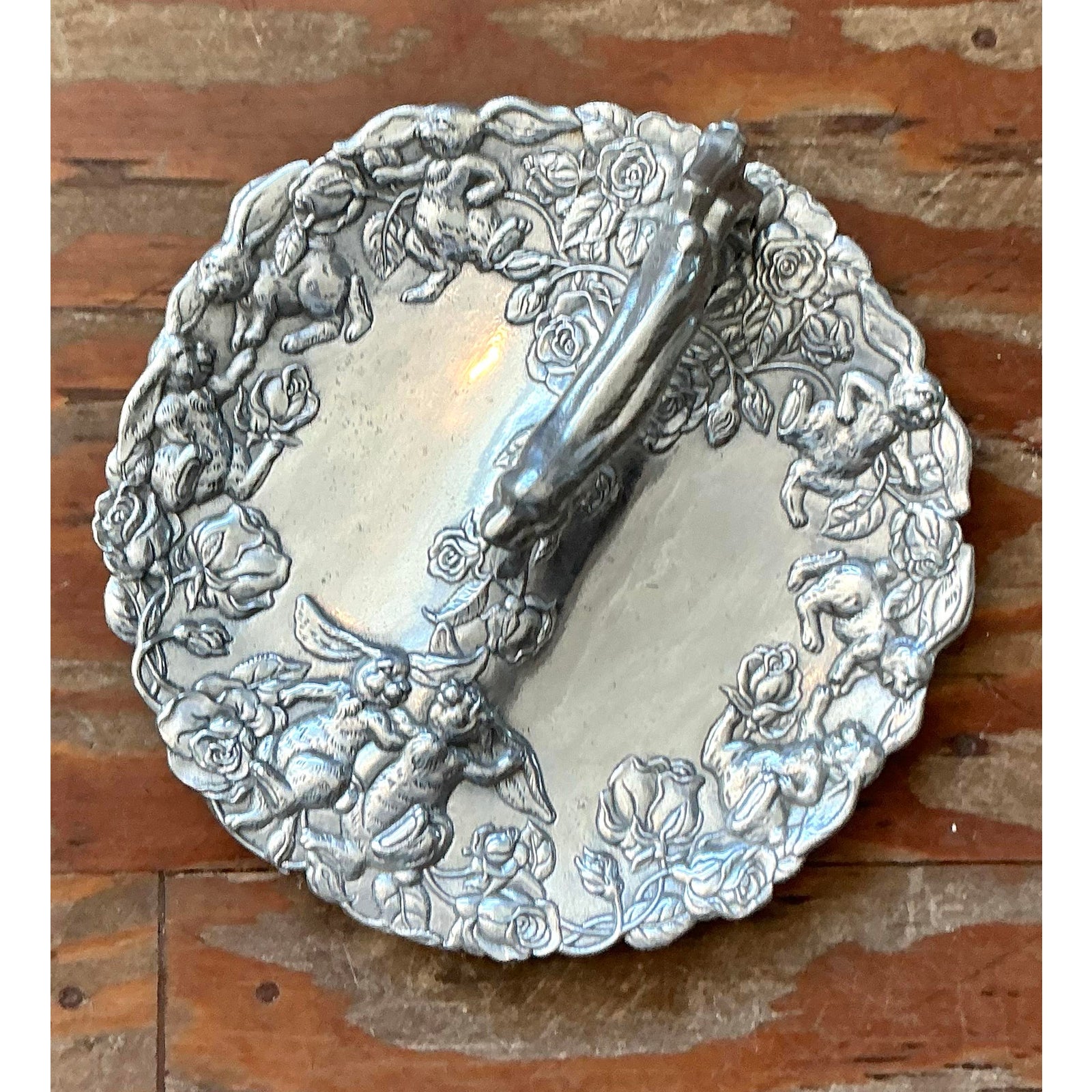 Vintage Boho Arthur Court Pewter Leaping Hare Serving Tray - Detail view