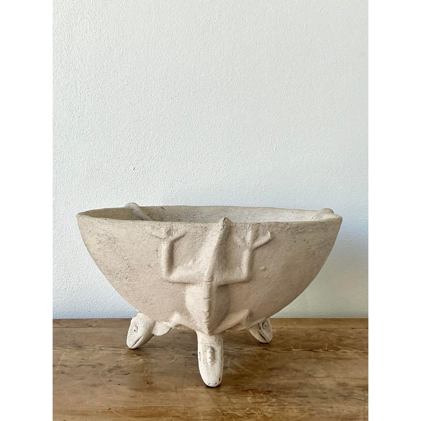 Vintage Boho Cast Lizard Ceramic Bowl - Back view