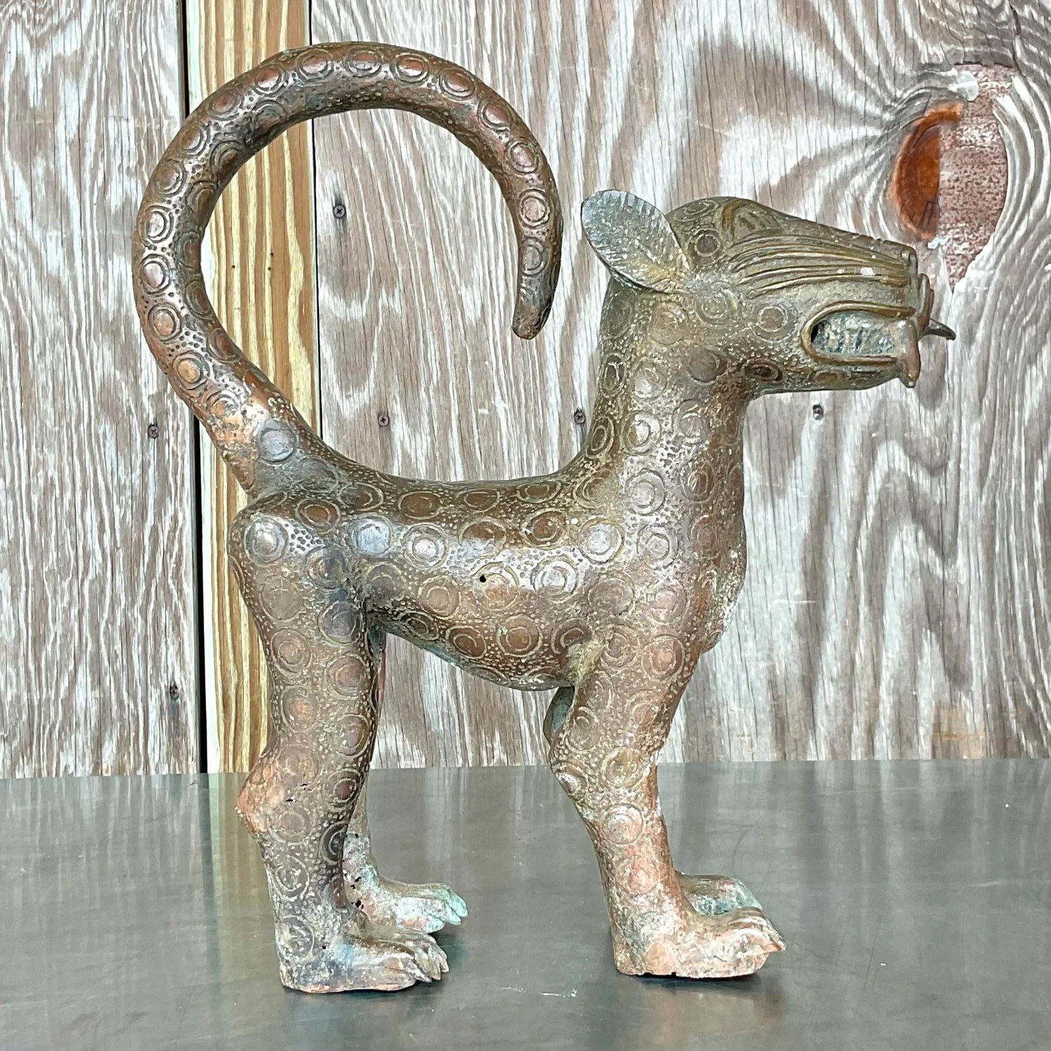 Vintage Boho Hammered Iron Cat - Detail view