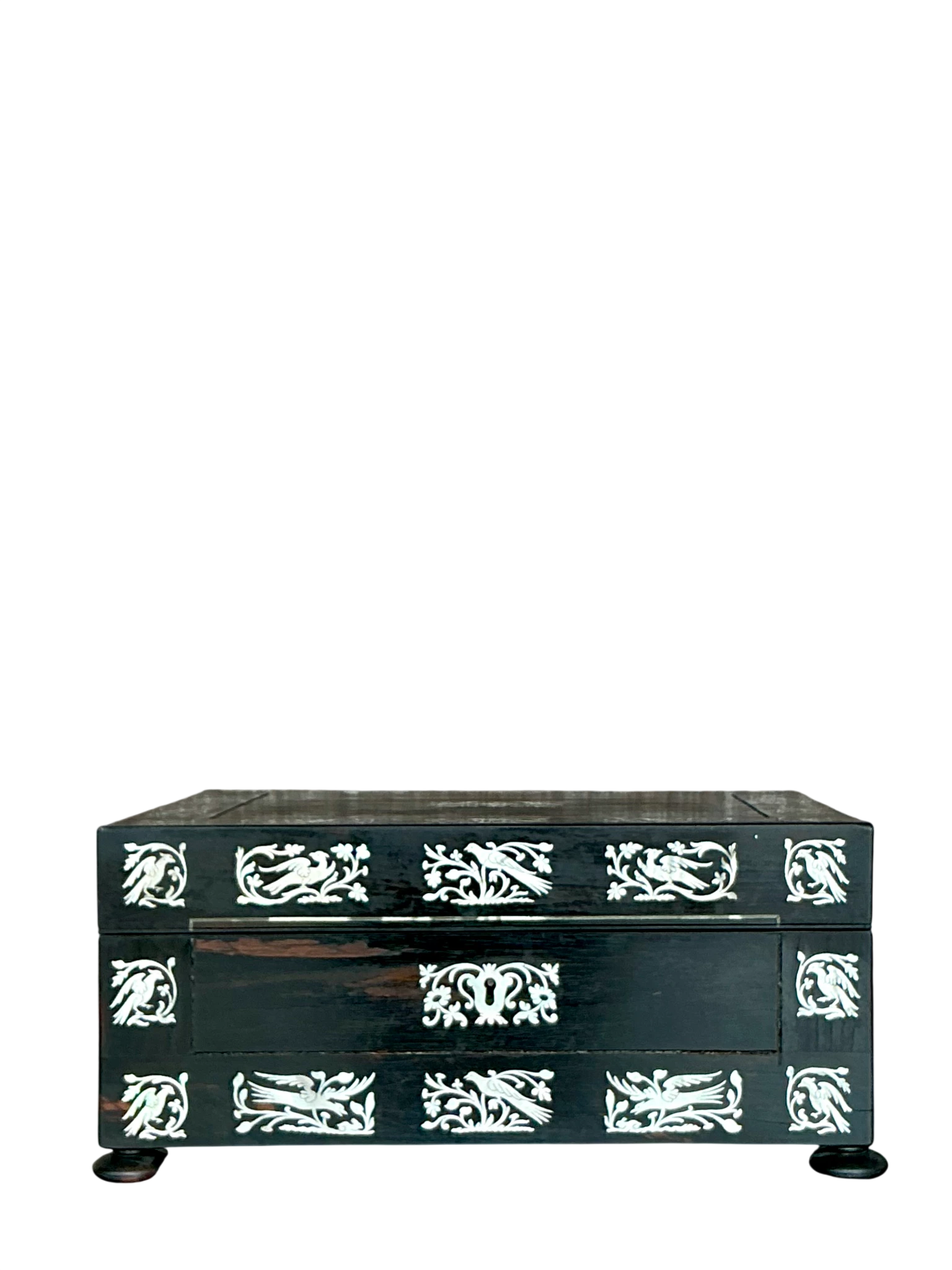 Vintage Boho Inlay Box - Detail view
