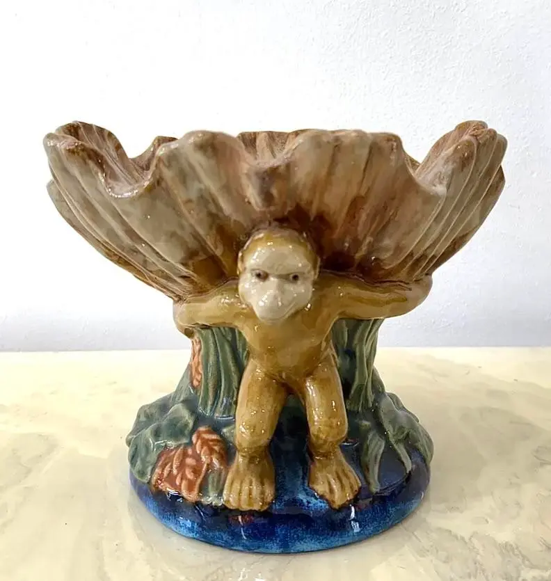Vintage Boho Majolica Monkey Shell Bowl - Detail view