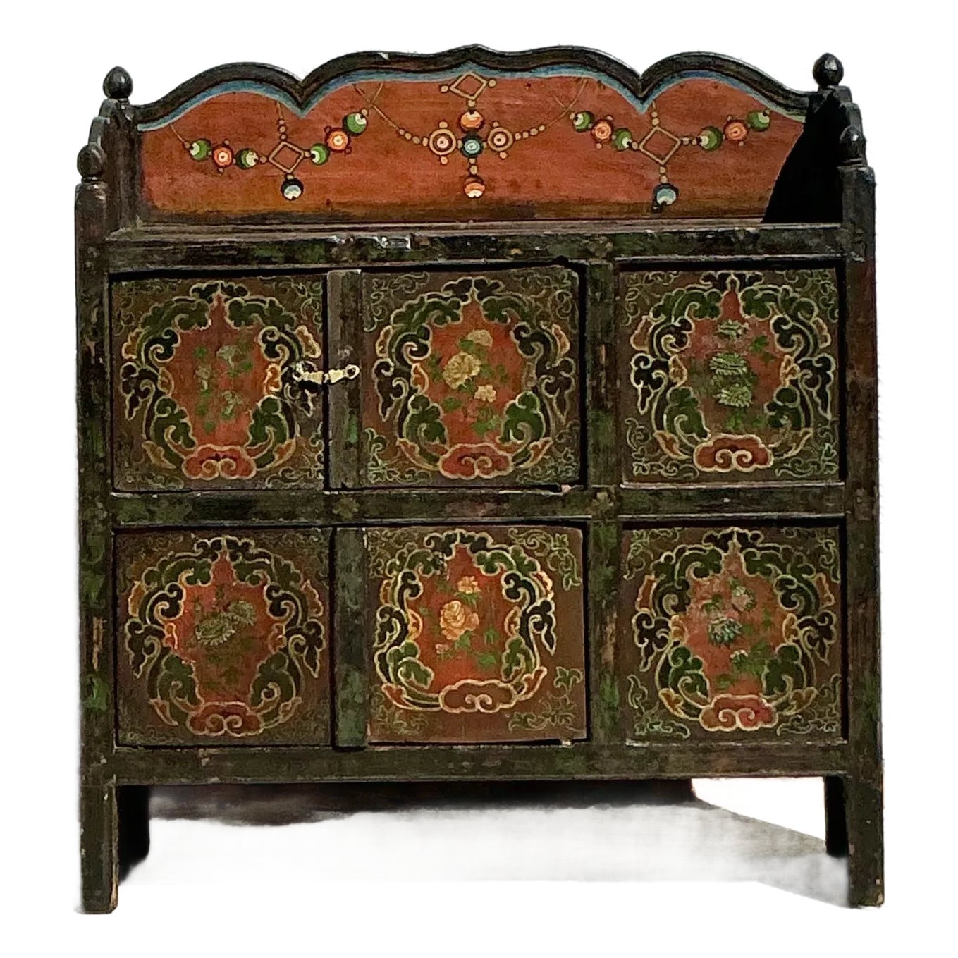 Vintage Boho Painted Wagon Sideboard - Detail view