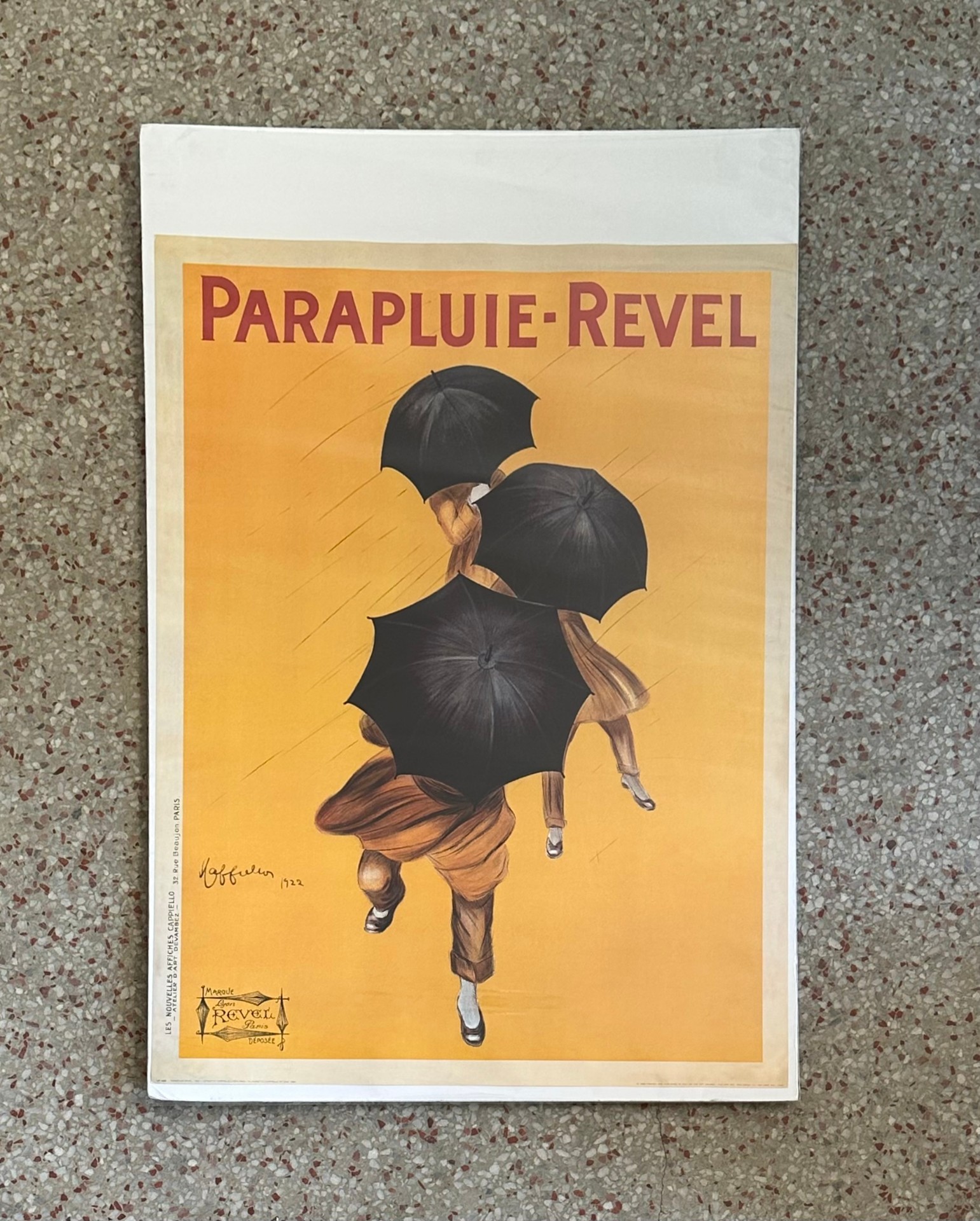 Vintage Boho Parapluie Revel Ad - Top view