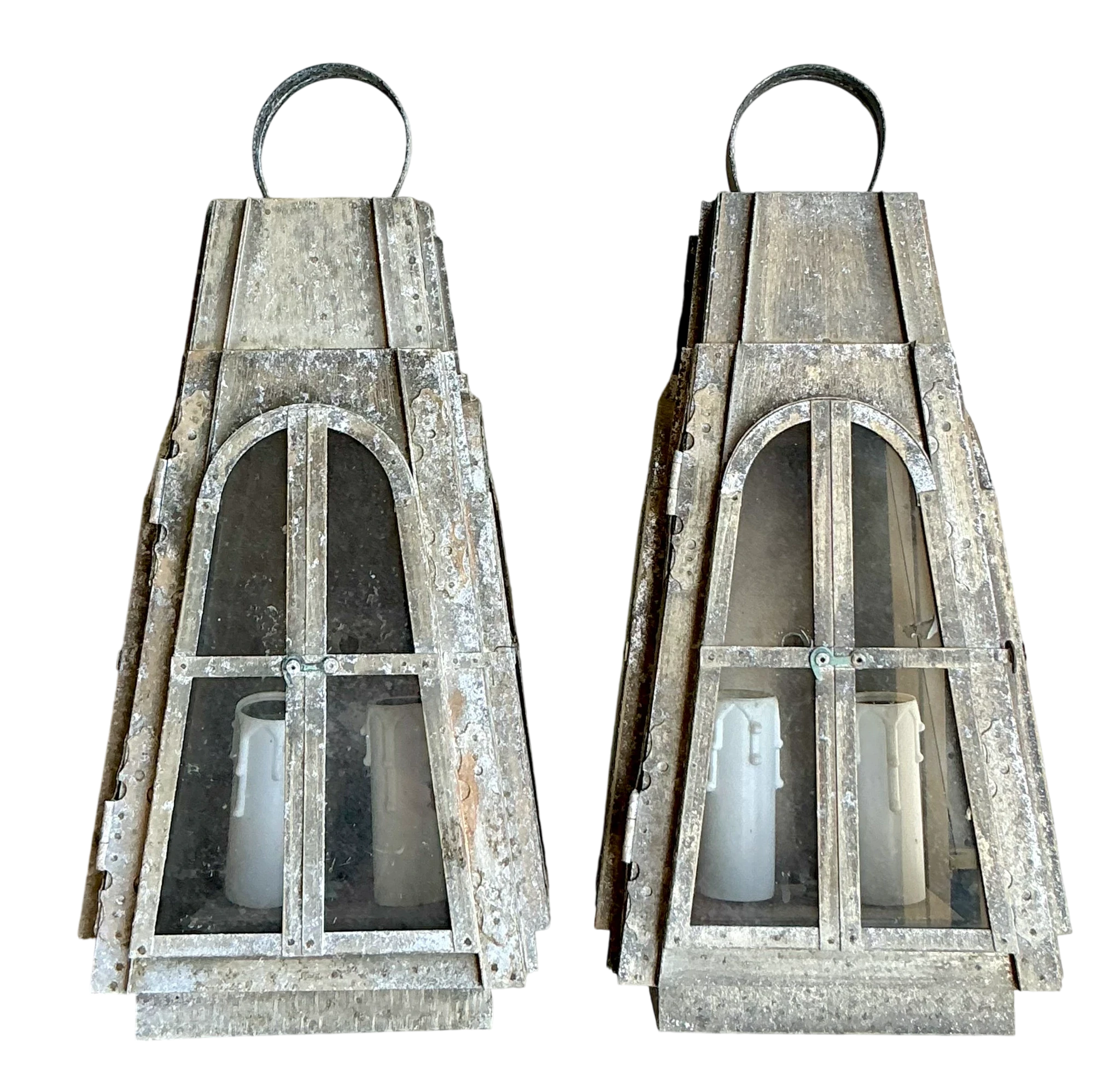 Vintage Boho Patinated Arts and Crafts Exterior Light Sconce - Detail view