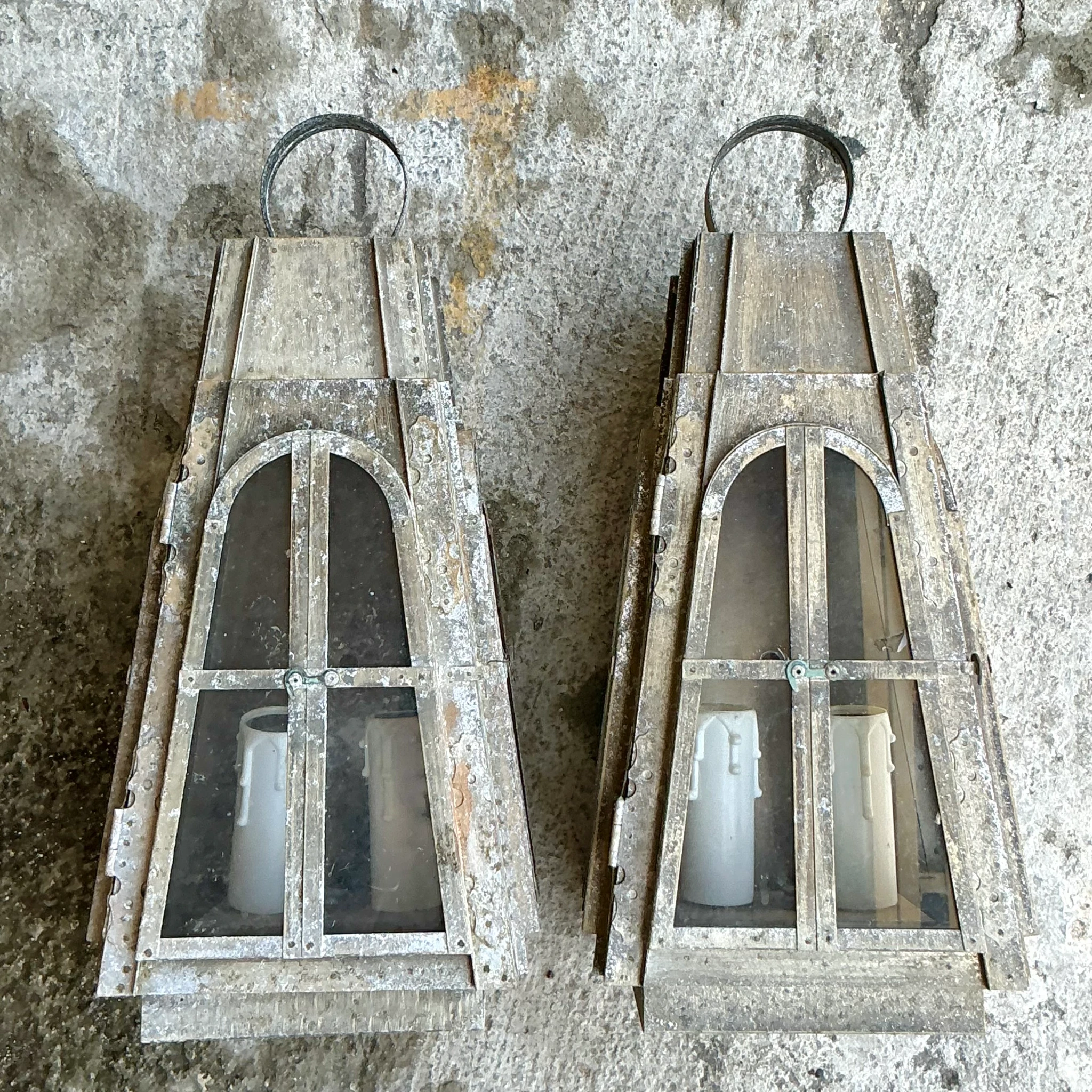 Vintage Boho Patinated Arts and Crafts Exterior Light Sconce - Top view
