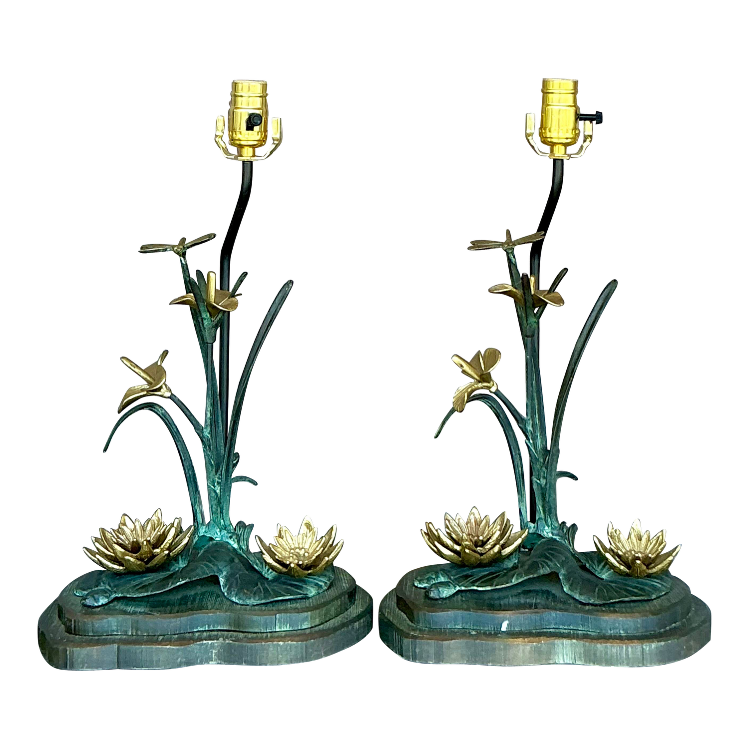 Vintage Boho Patinated Bronze Lily Pad Lamp - Detail view