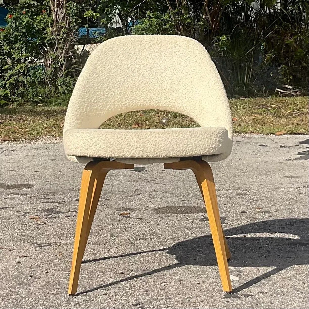 Vintage Boho Saarinen for Knoll Executive Armless Boucle Chair - Detail view