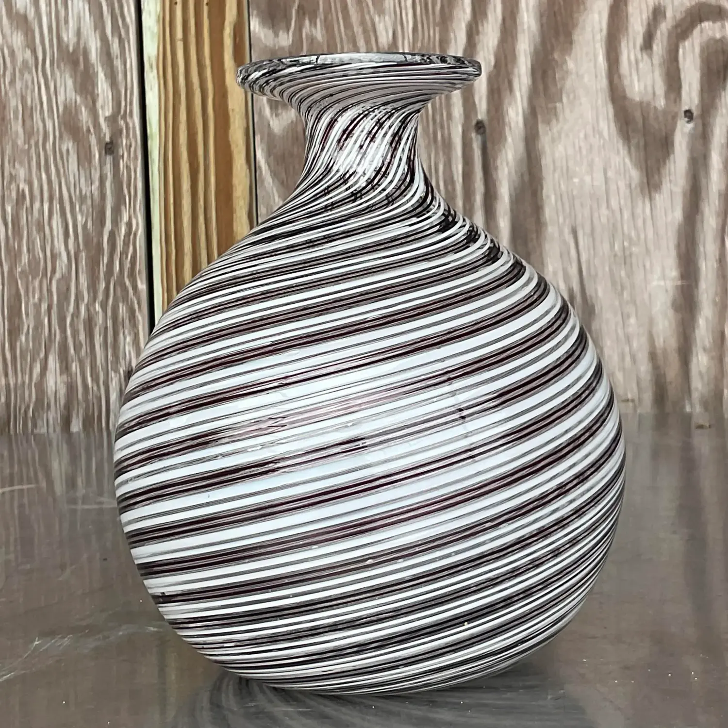 Vintage Boho Signed Swirl Art Glass Vase - Detail view