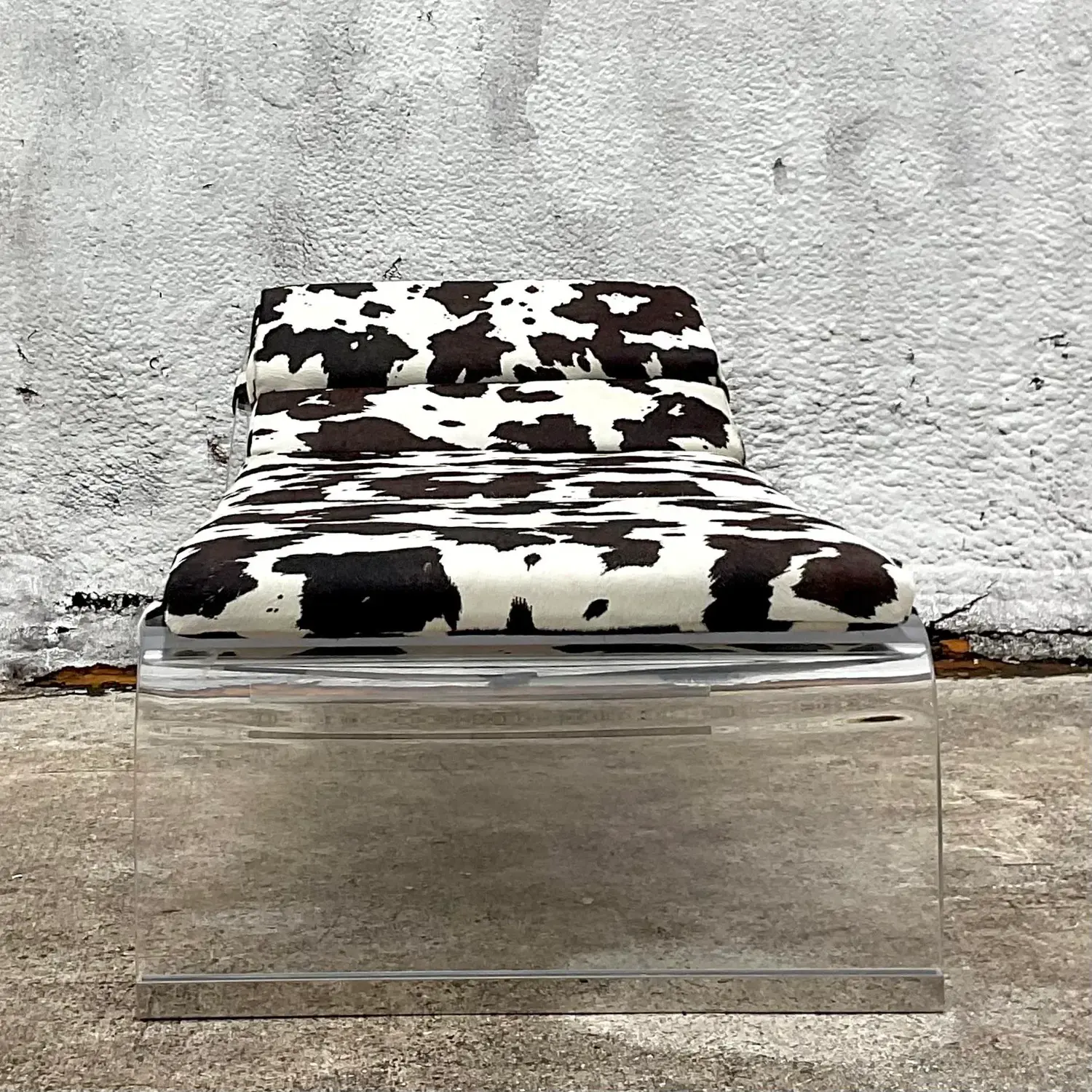Vintage Boho Slab Lucite Chaise Lounge - Detail view