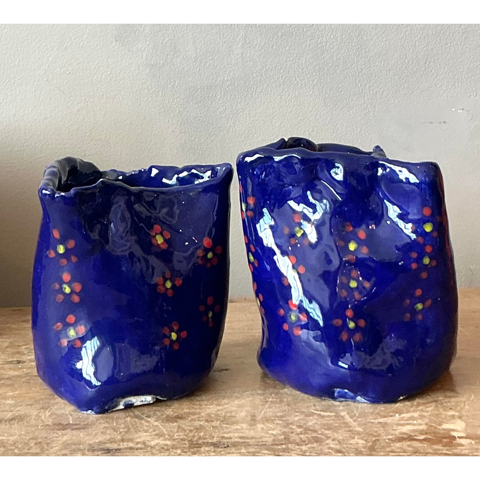 Vintage Boho Studio Pottery Flowers Vase - Set of 2 - Detail view