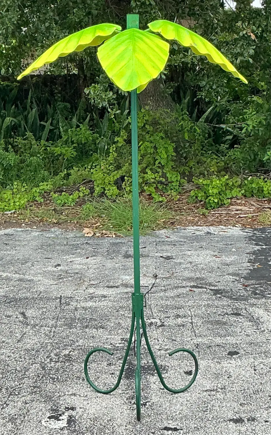 Vintage Boho Wrought Iron and Fiberglass Palm Tree Lamp - Top view