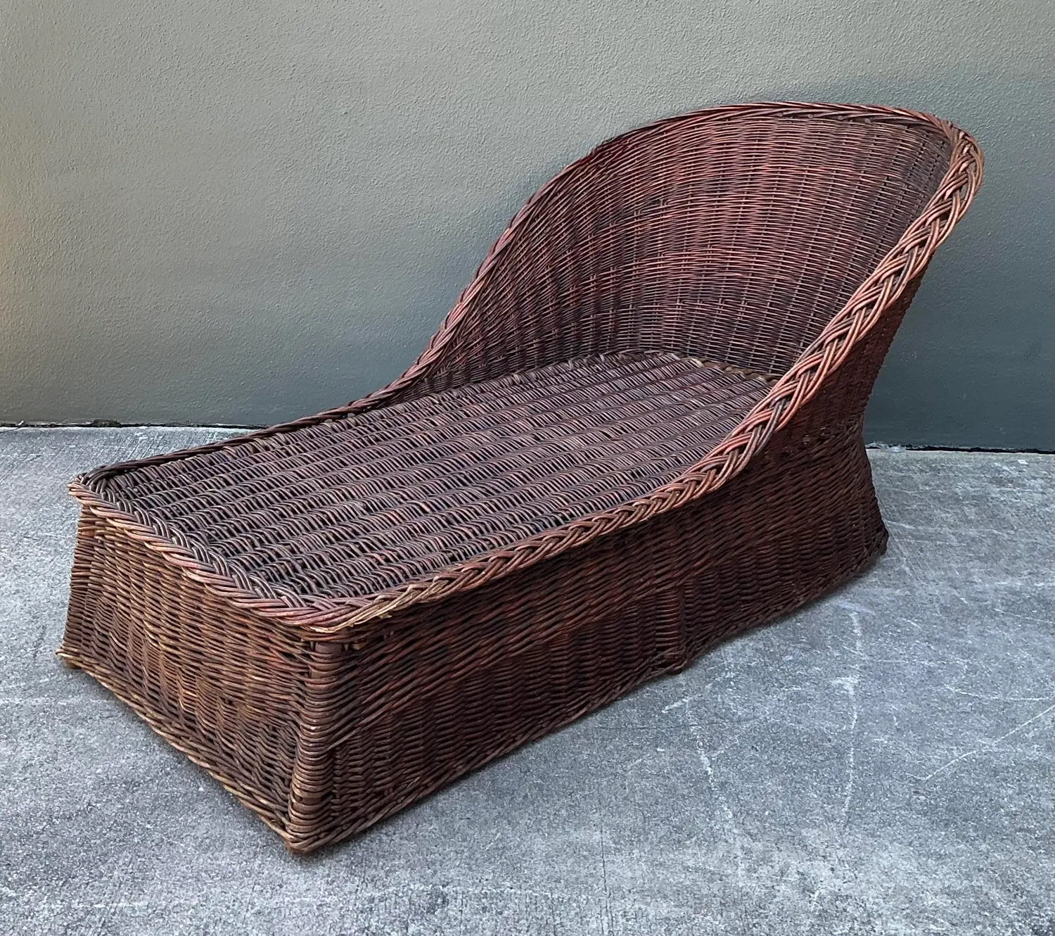 Vintage Braided Rattan Chaise Lounge From the Estate of Roberta Flack - Detail view