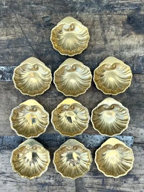 Vintage Brass Clamshell Ashtrays - Set of 10 - Detail view