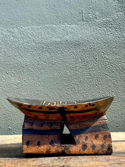 Vintage Brazilian Hand Painted Head Rest - Detail view