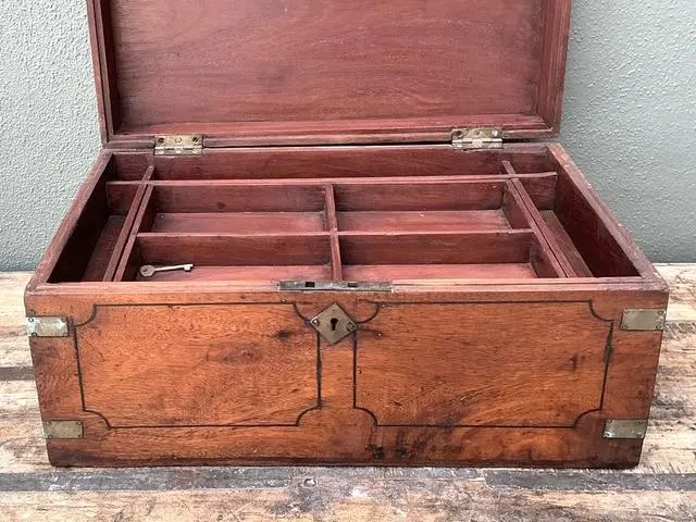 Vintage Campaign Wood Box With Brass Detail - Detail view