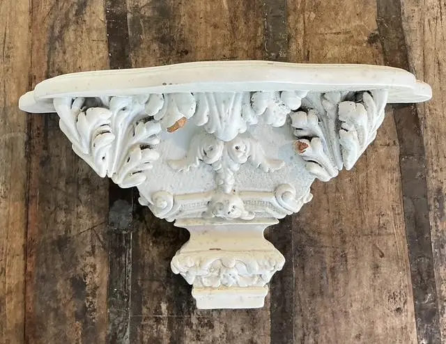 Vintage Carved Wood Bracket - Detail view