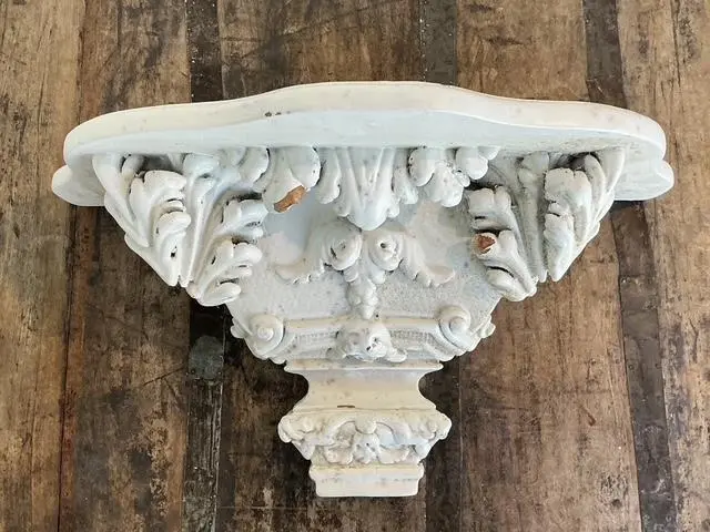 Vintage Carved Wood Bracket - Top view