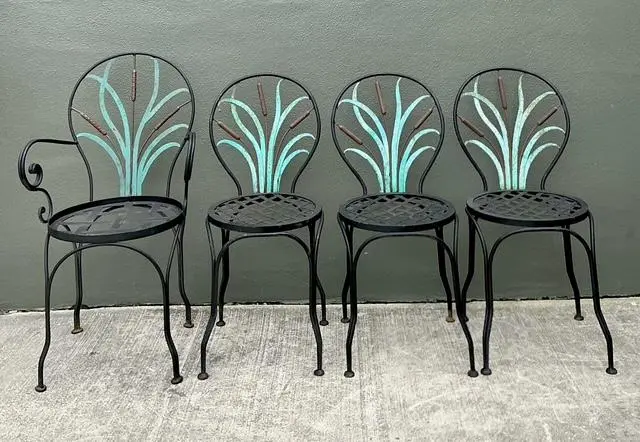 Vintage Cast Aluminum Cat Tail Dining Table Set of 5 - Detail view