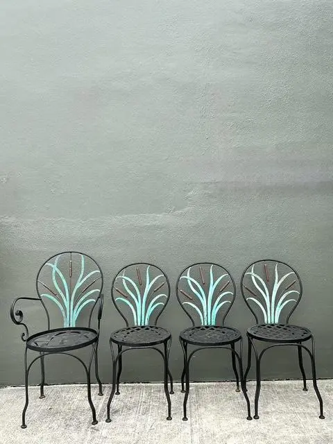 Vintage Cast Aluminum Cat Tail Dining Table Set of 5 - Top view