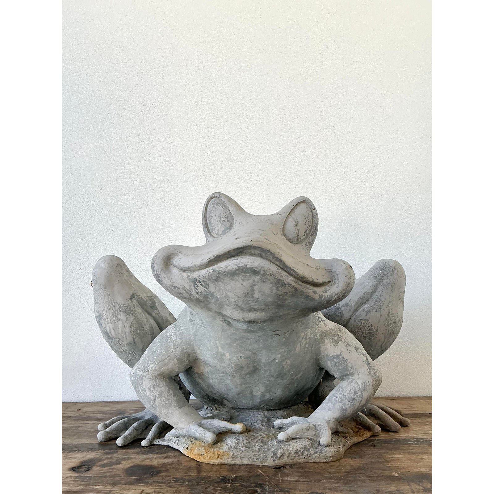 Vintage Cast Resin Frog Planter - Detail view
