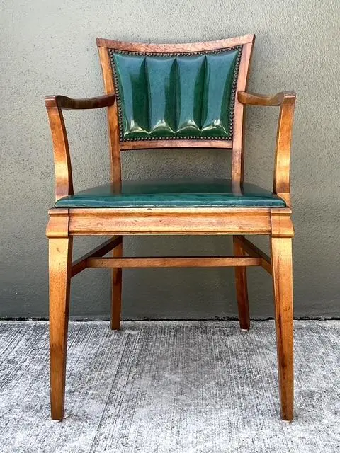 Vintage Channel Tufted Desk Chair - Detail view