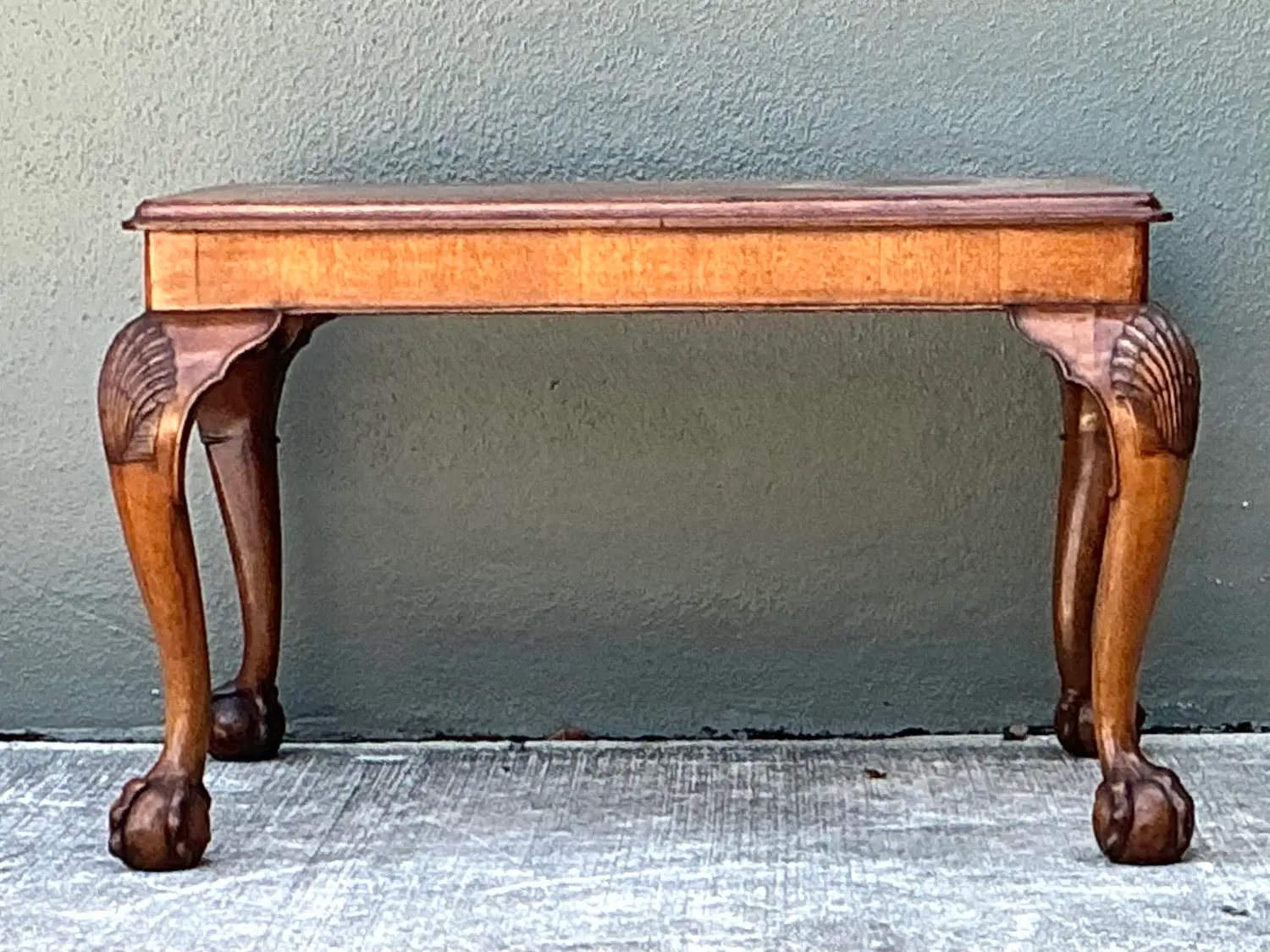 Vintage Chippendale Clam Shell Small Coffee Table - Detail view