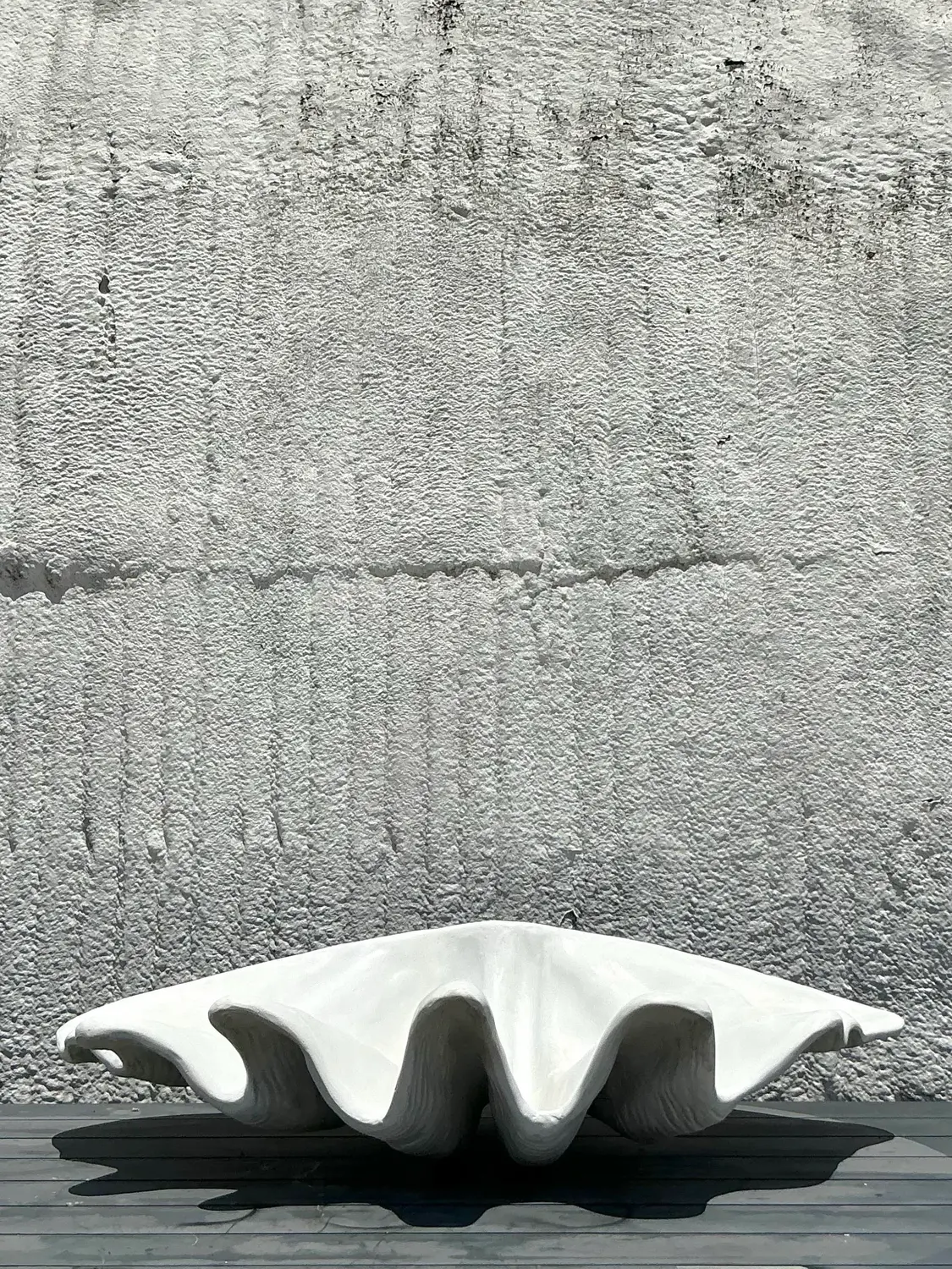 Vintage Coastal Monumental Resin Clamshell - Detail view