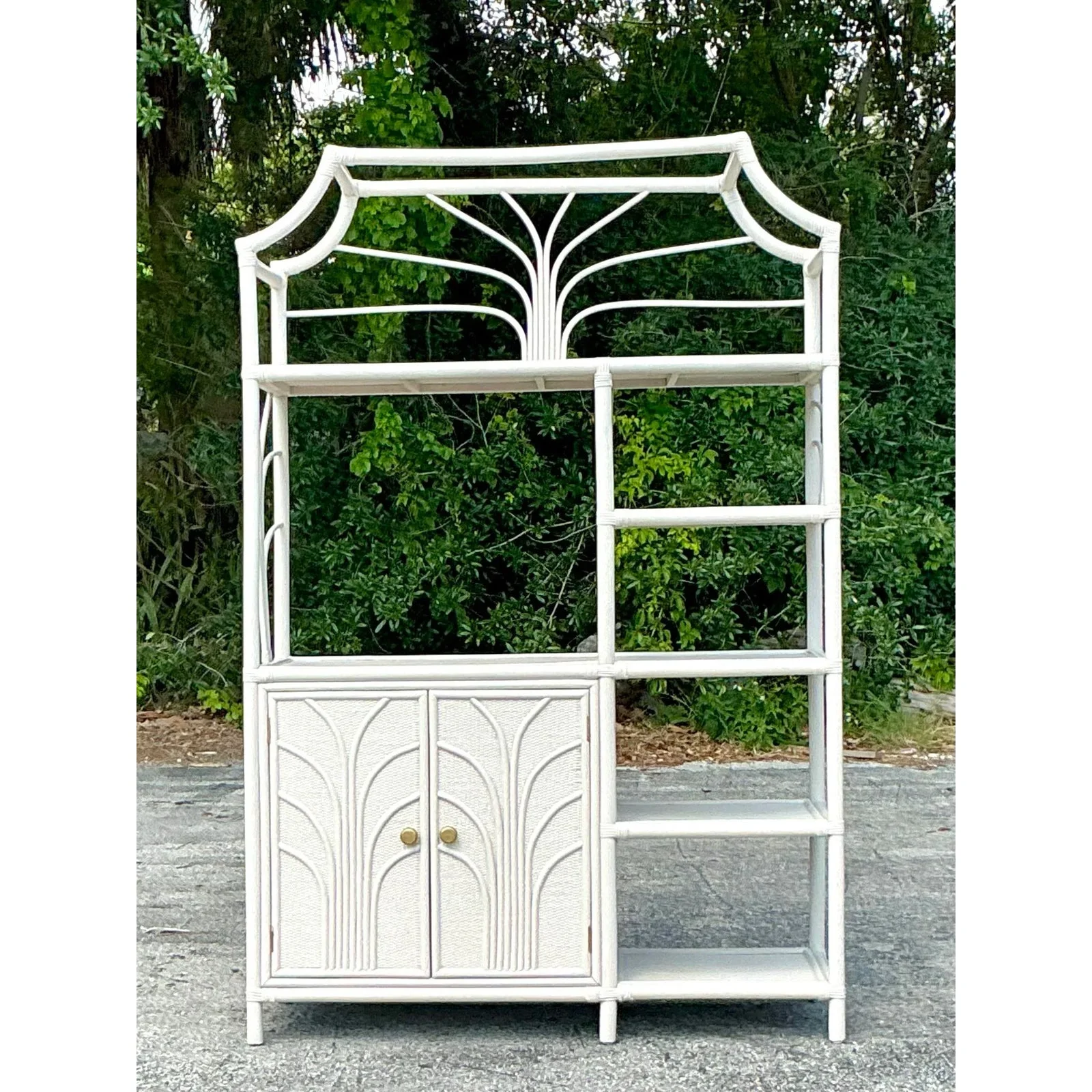 Vintage Coastal Notched Rattan Etagere - Detail view