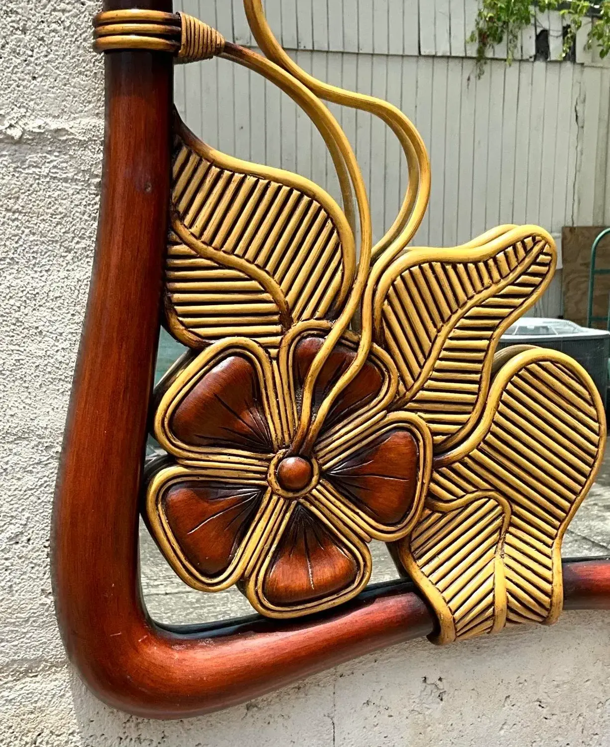 Vintage Coastal Pencil Reed Flower Mirror - Side view