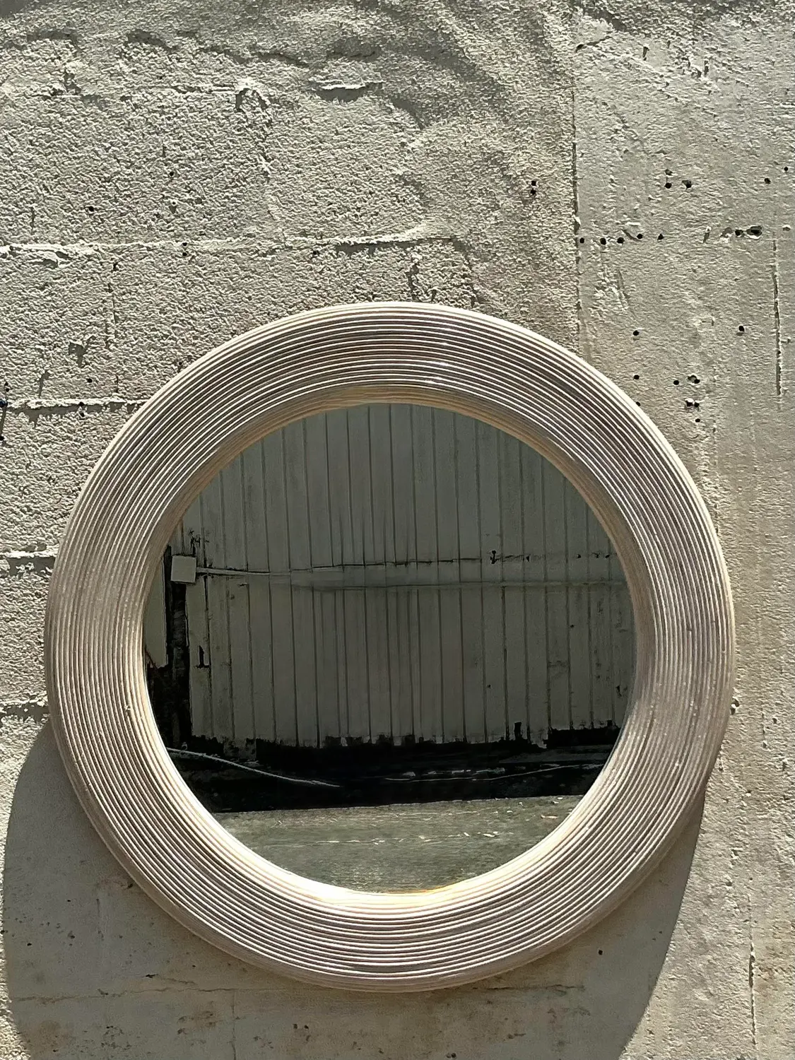 Vintage Coastal Washed Pencil Reed Round Mirror - Back view