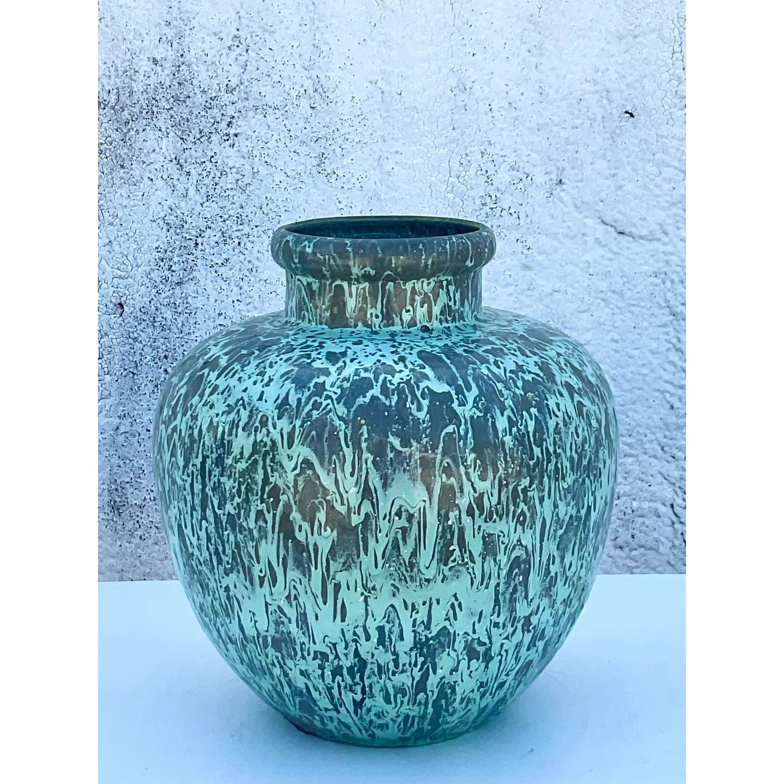 Vintage Contemporary Splatter Urn - Detail view