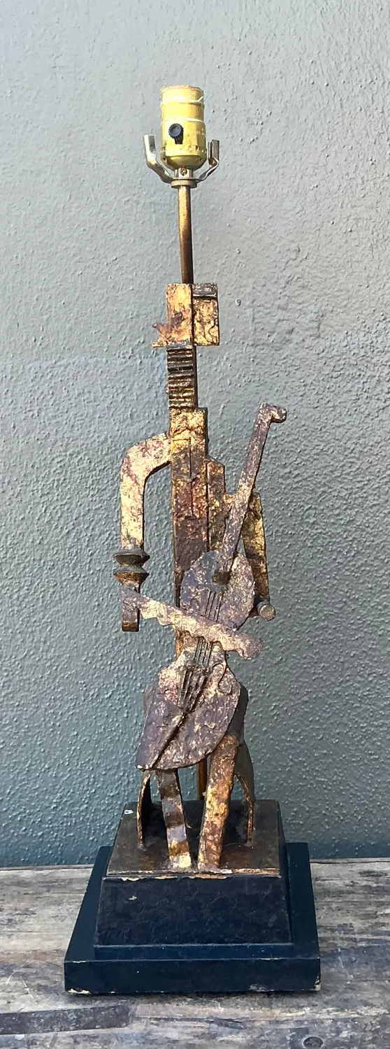 Vintage Cubist Figural Lamp - Detail view