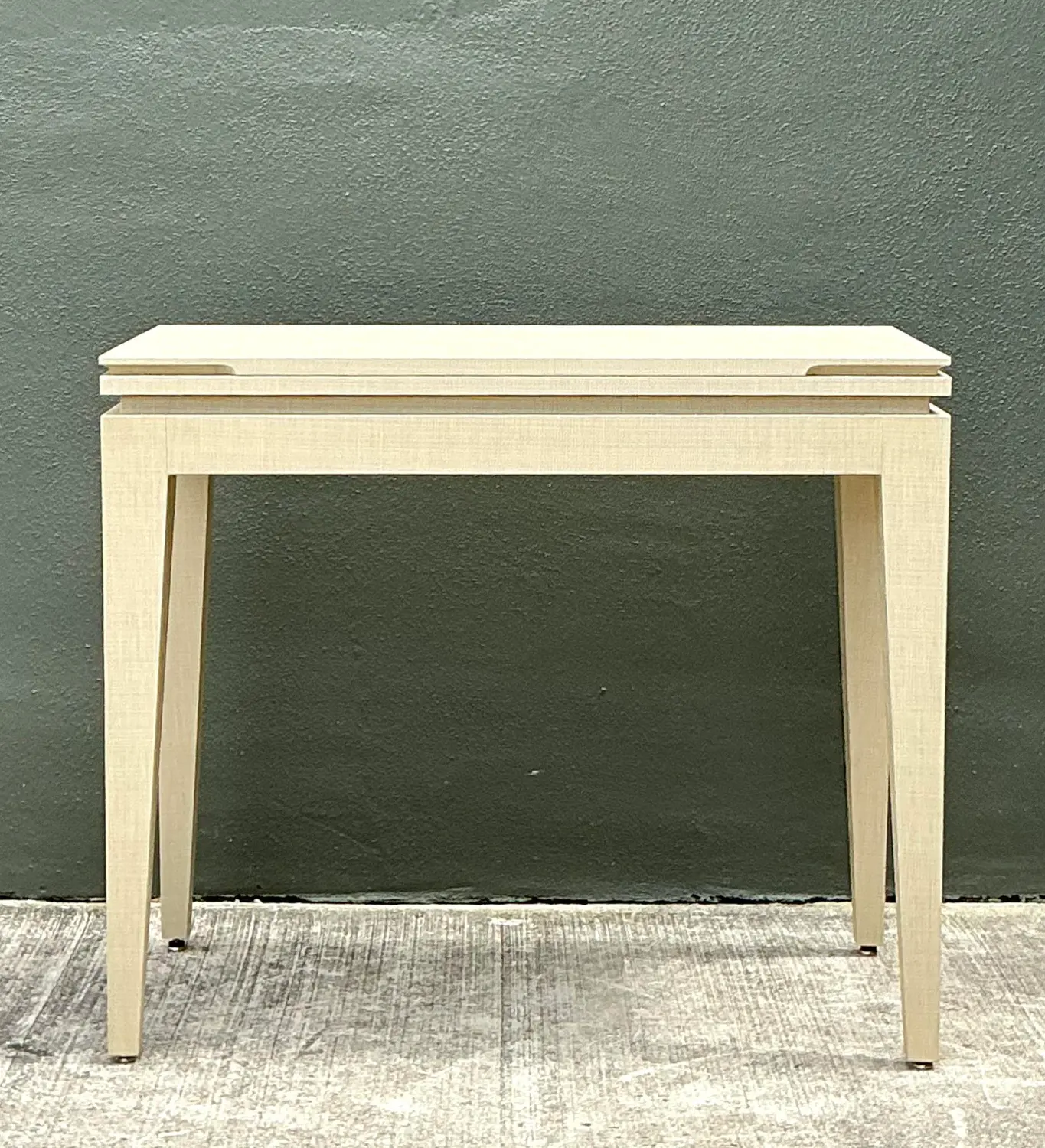 Vintage Custom Built Grasscloth Extendable Console/Game Table - Detail view