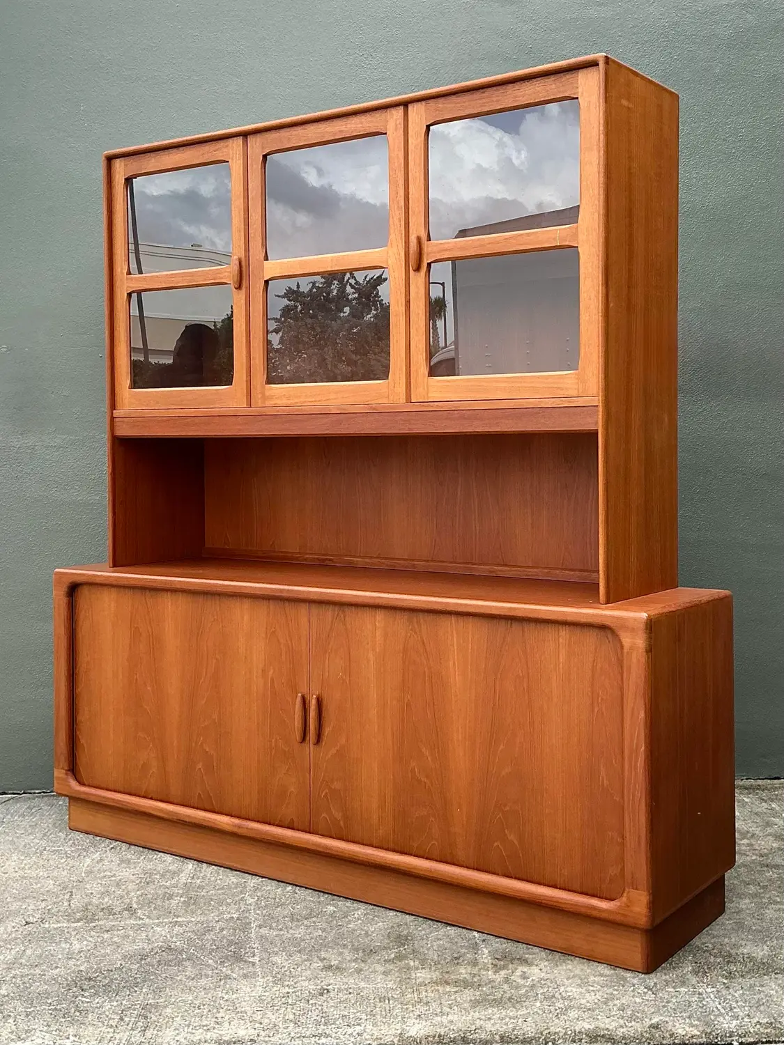 Vintage Danish Drylund Teak Cabinet - Detail view