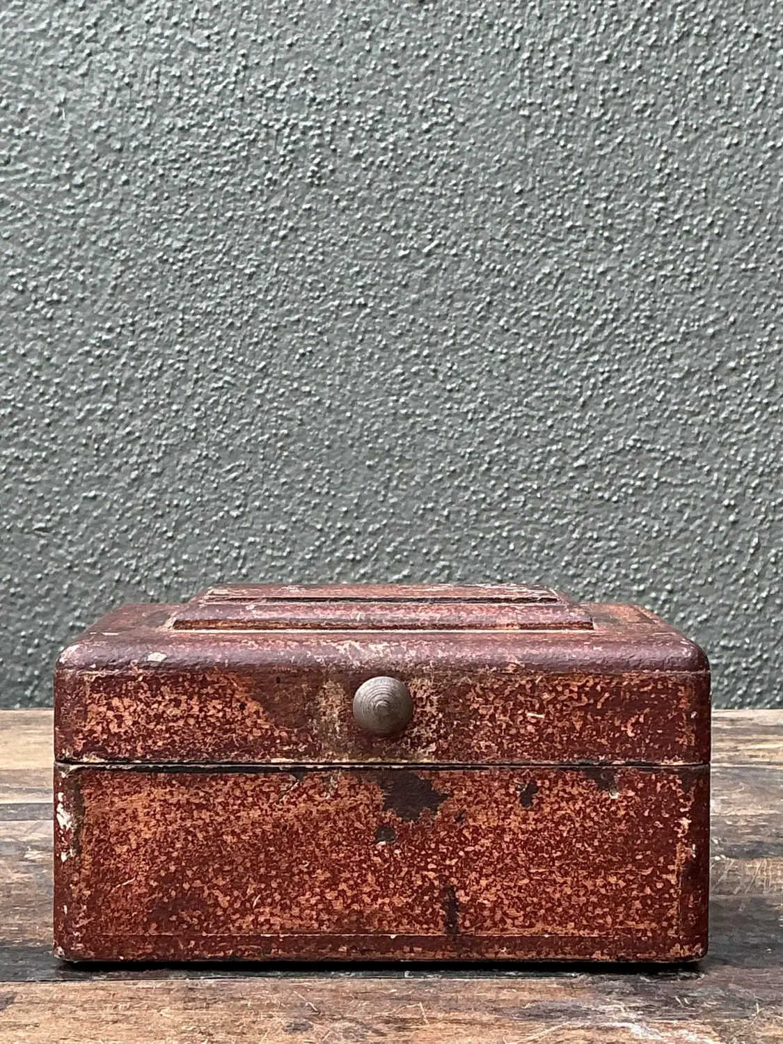 Vintage Distressed Lidded Box - Back view