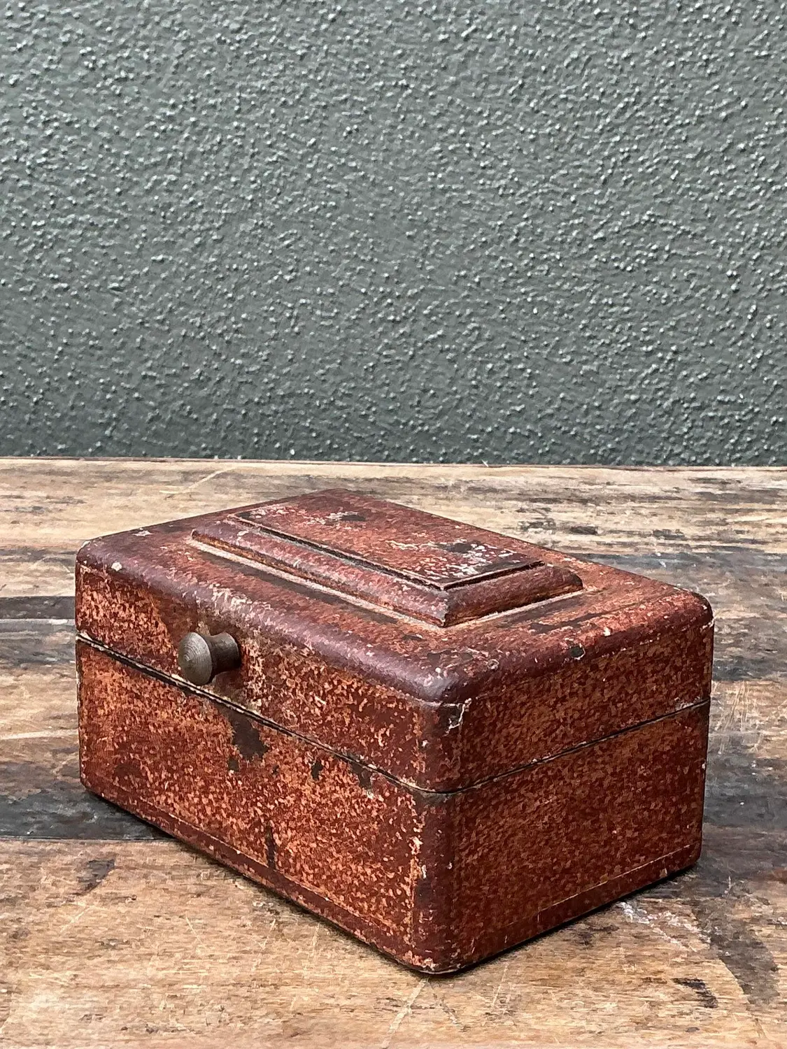 Vintage Distressed Lidded Box - Top view