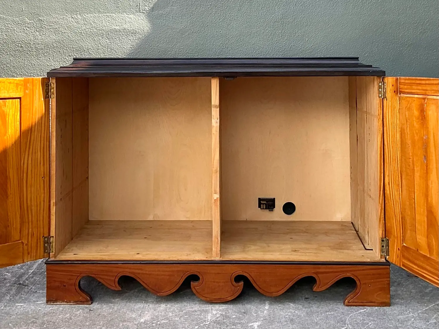 Vintage Double Door Column Sideboard - Side view